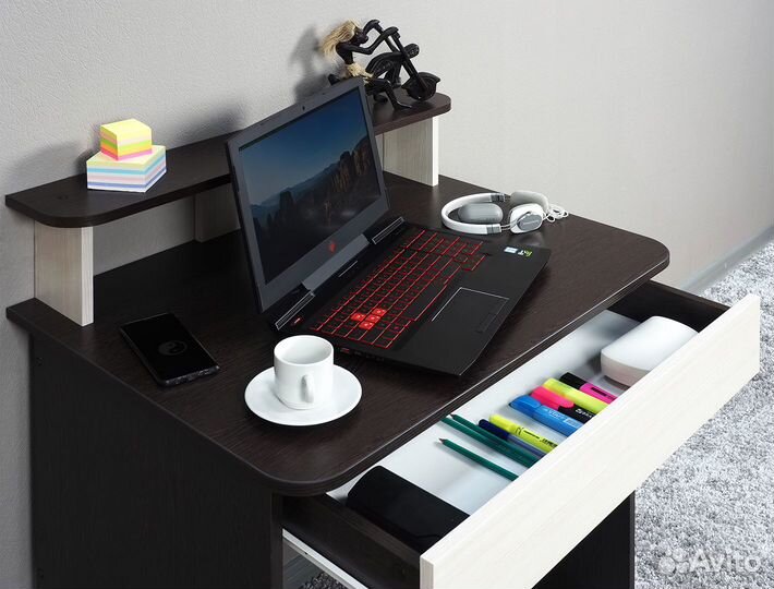 Письменный стол бтс