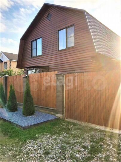 Дом 200,9 м² на участке 8,5 сот.