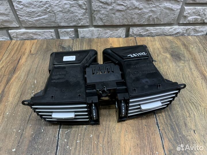 Mercedes Benz E W212 Дефлектор воздушный LH RH