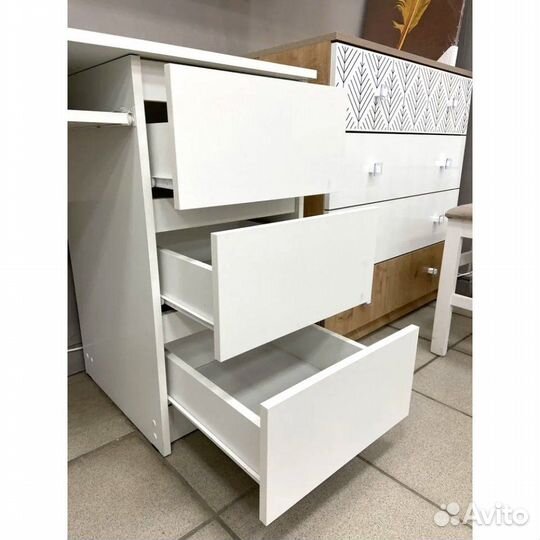 Письменный стол