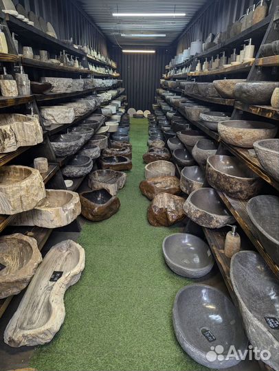 Раковина из речного камня