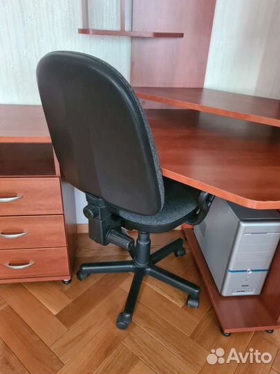 Компьютерное кресло