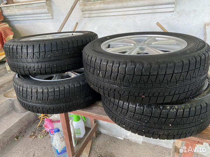 Bridgestone Blizzak Revo GZ 185/60 R14 82S
