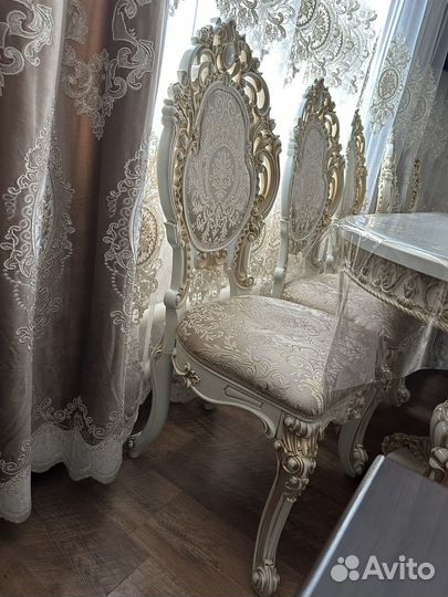 Комплект стол и стулья
