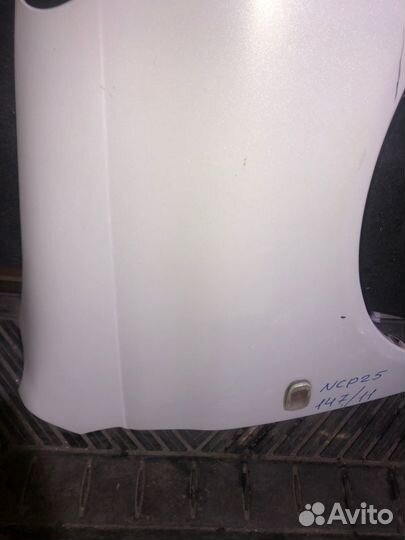 Крыло переднее правое Toyota Funcargo NCP20