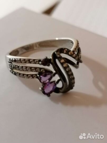 Элегантное кольцо с 3 натур. Аметистами, 44 фианит