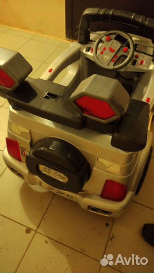 Детский электромобиль