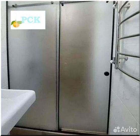 Стеклянная дверь в душевую