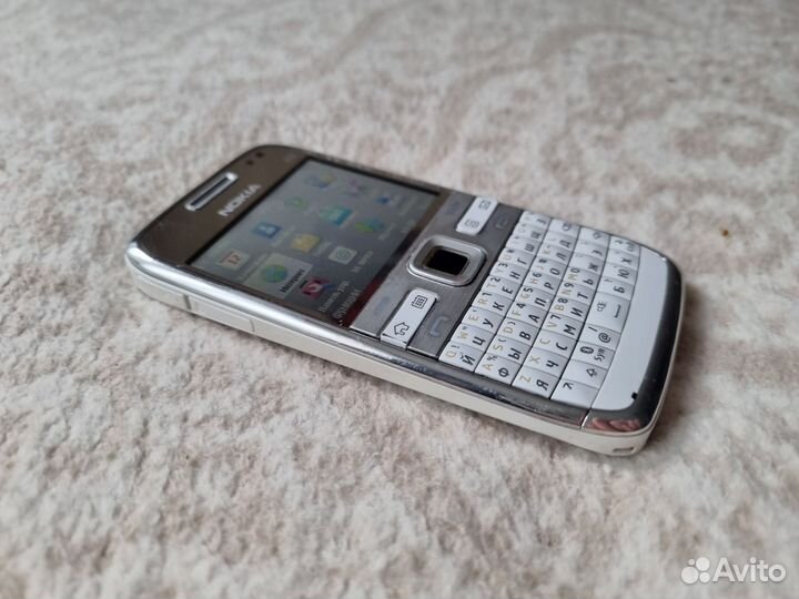 Nokia E72