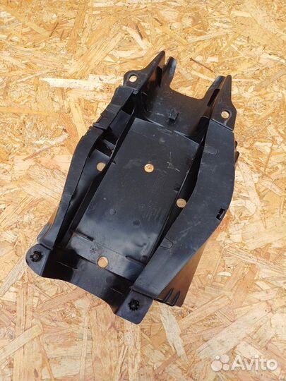 Кожух рычага задний правый Mercedes-Benz Cls 257