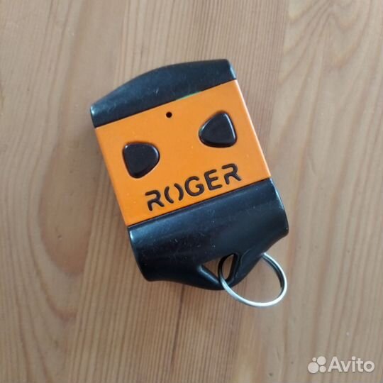 Пульт-брелок Roger H80 TX 22