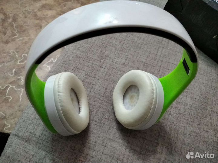 Беспроводные наушники со встроенным плеером