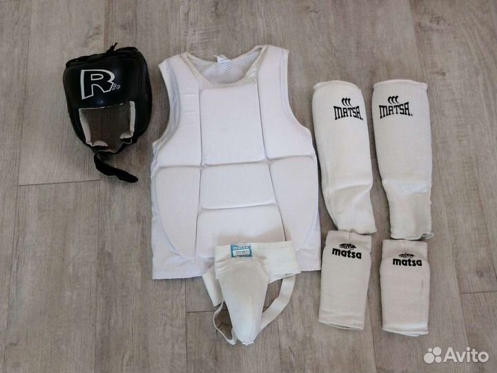 Защитный костюм