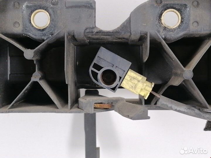 Панель передняя (телевизор) для Mazda 2 DY