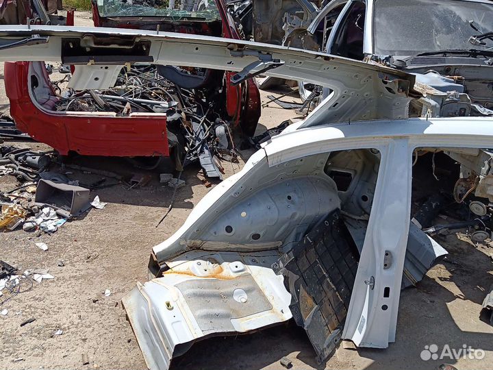 Крыло заднее правое с батоном kia sportage 4