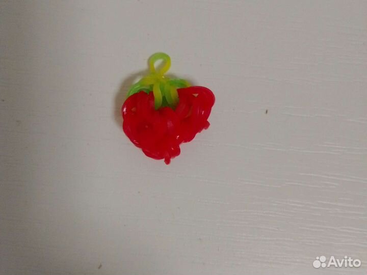 Клубника из резинок
