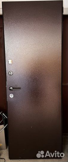 Входная дверь металическая