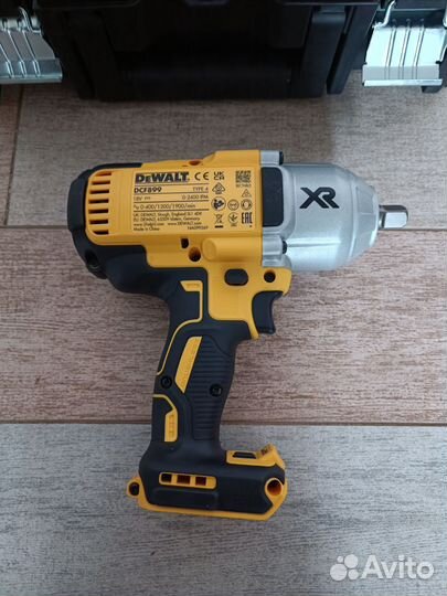 Аккумуляторный гайковерт dewalt DCF899NT