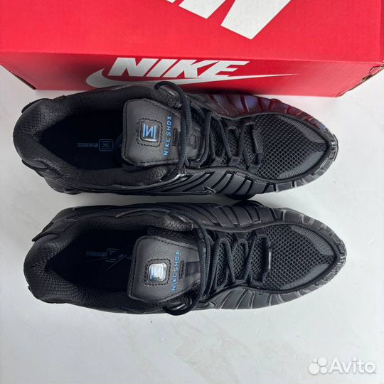 Кроссовки Nike Shox TL меняют цвет