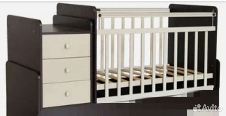 Стол-кровать + комодик- пеленальный столик б/у