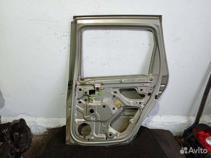 Дверь задняя правая Renault Duster