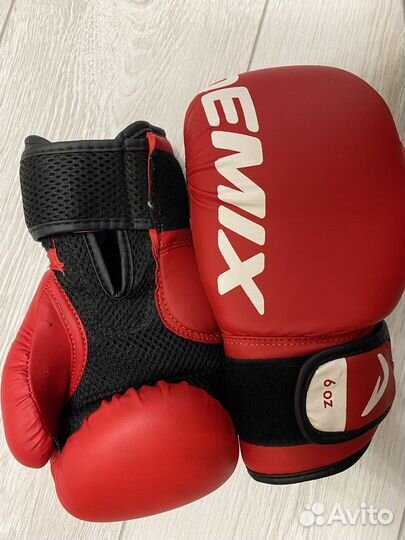 Боксерские перчатки