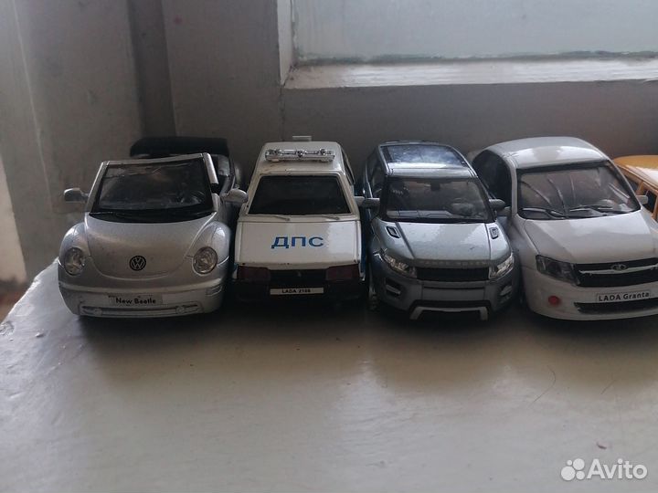 Коллекционные машинки читайте описание