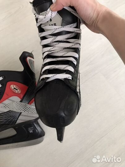 Коньки хоккейные