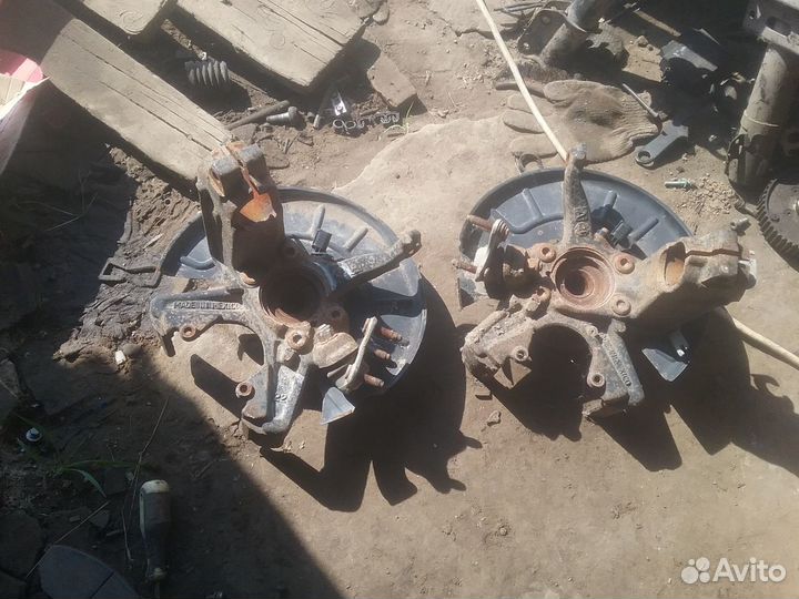 Фольксваген джетта 6 кулак поворотный