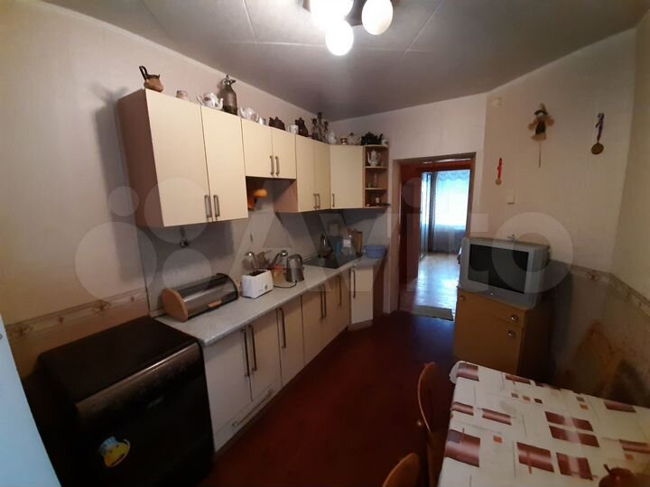 Дом 196 м² на участке 8 сот.