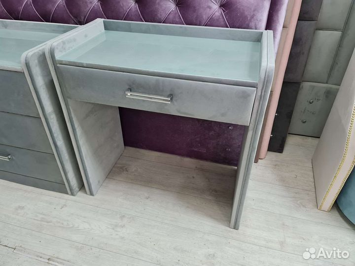 Туалетный столик