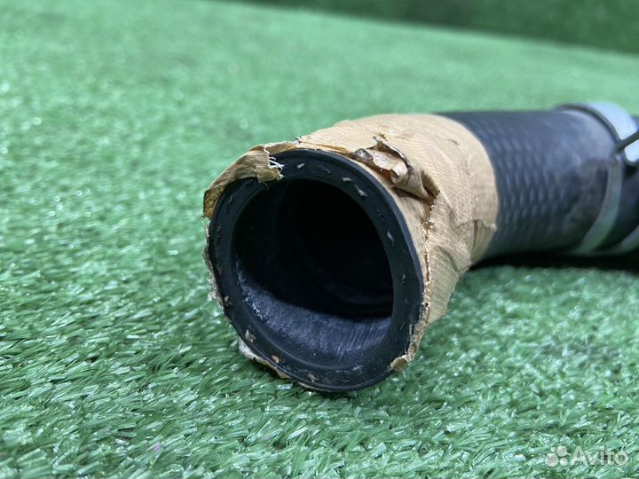 Патрубок радиатора toyota aqua NHP10 1NZ-FXE U 2 012 Верх