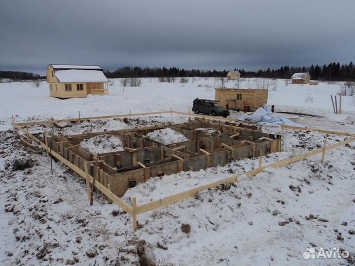 Бригада строителей