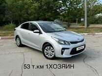 Kia Rio 1.6 AT, 2018, 54 400 км, с пробегом, цена 1 375 000 руб.