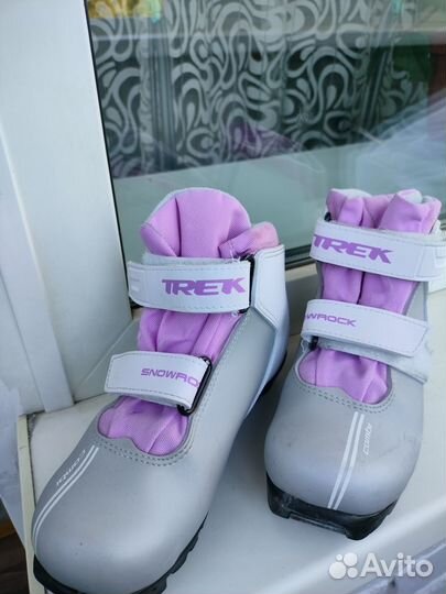 Лыжные детские ботинки,в отличном состоянии