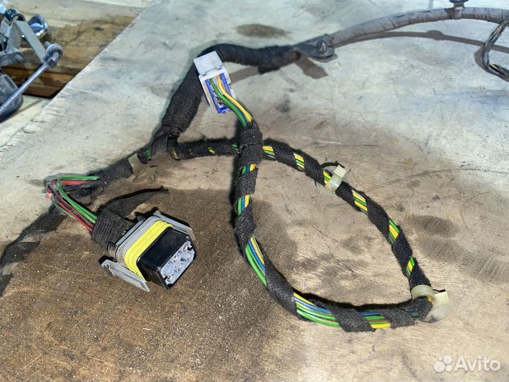 Mitsubishi Space Star проводка двери задняя правая