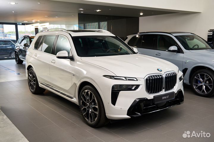 BMW X7 3.0 AT, 2023