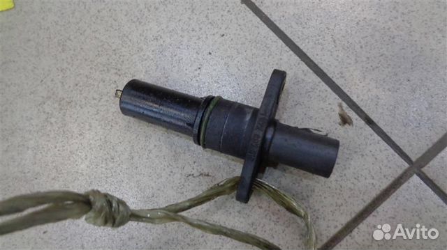 Датчик положения коленвала Volkswagen Phaeton 200