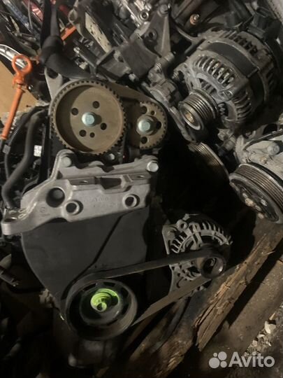 Двигатель Volkswagen Golf 5 BCA 1.4