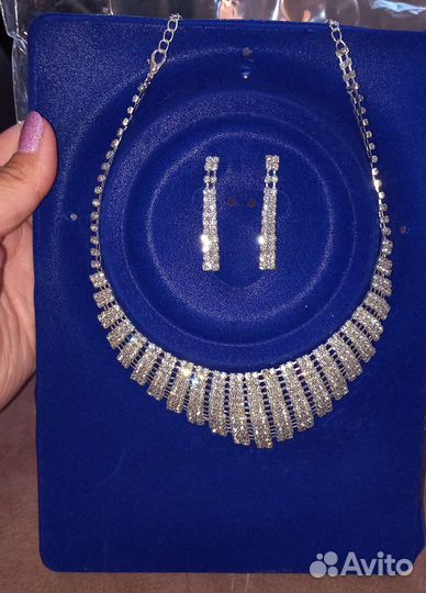 Колье, сережки