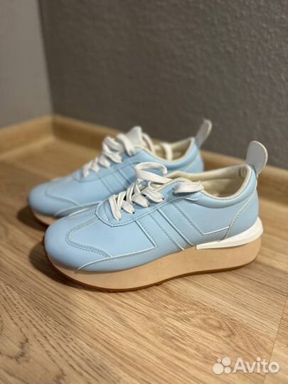 Кроссовки женские 38 размер новые