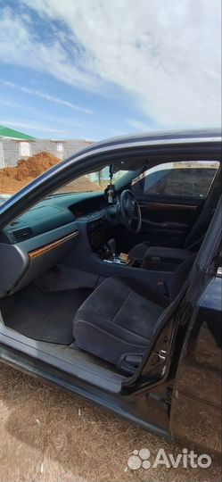 Nissan Gloria, 2000