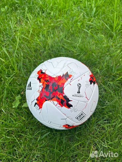 Футбольный мяч