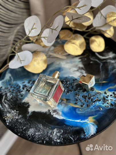 Столик интерьерный