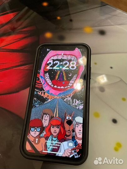 Телефон iPhone 11