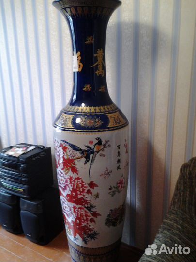 Ваза напольная высотой 1 метр 80 см