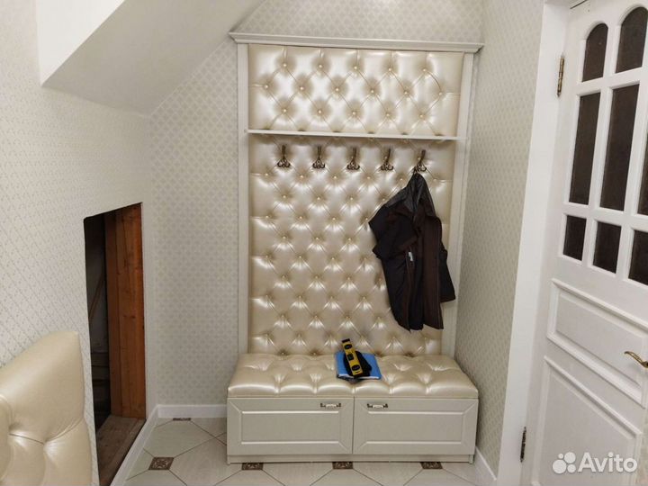 Стеновая панель и обувница