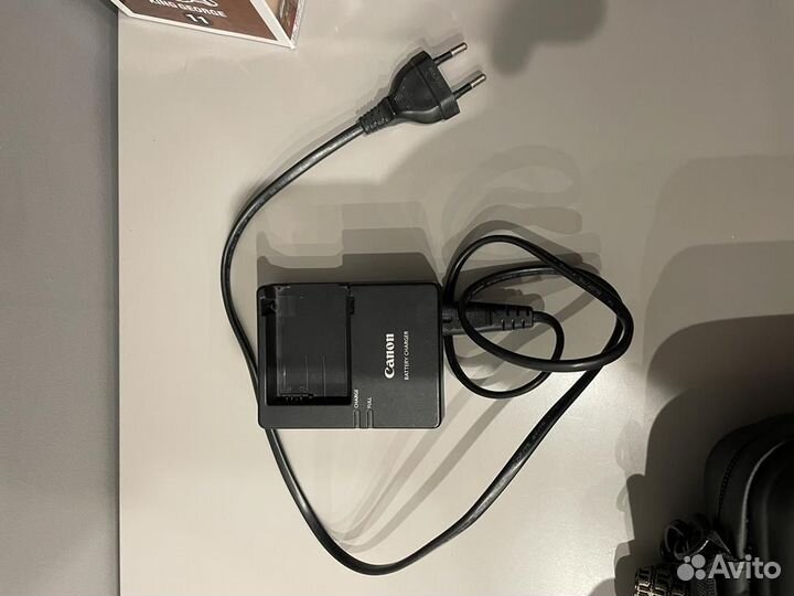 Зеркальный фотоаппарат Canon 550D