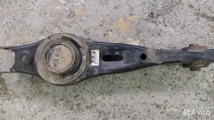 Рычаг задний правый поперечный Hyundai Santa Fe DM