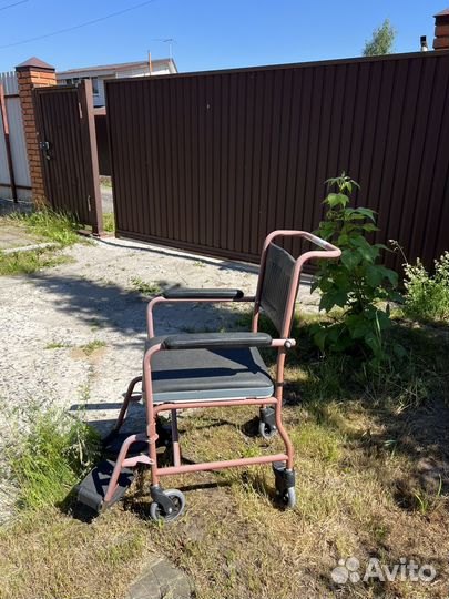 Стул кресло на колесиках